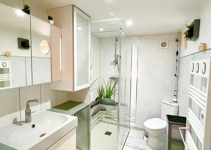 Le Neptune, Calme, Centre-ville