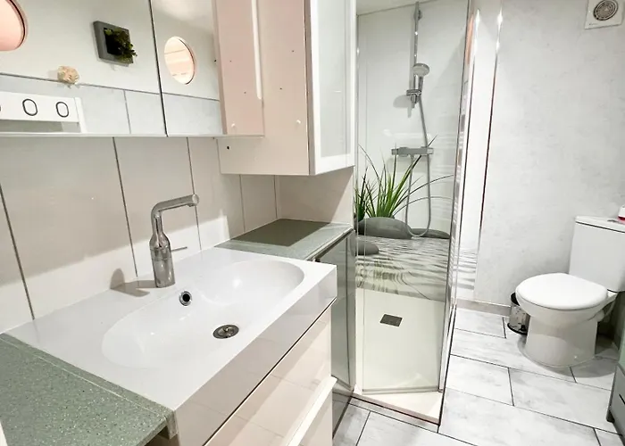 Le Neptune, Calme, Centre-ville